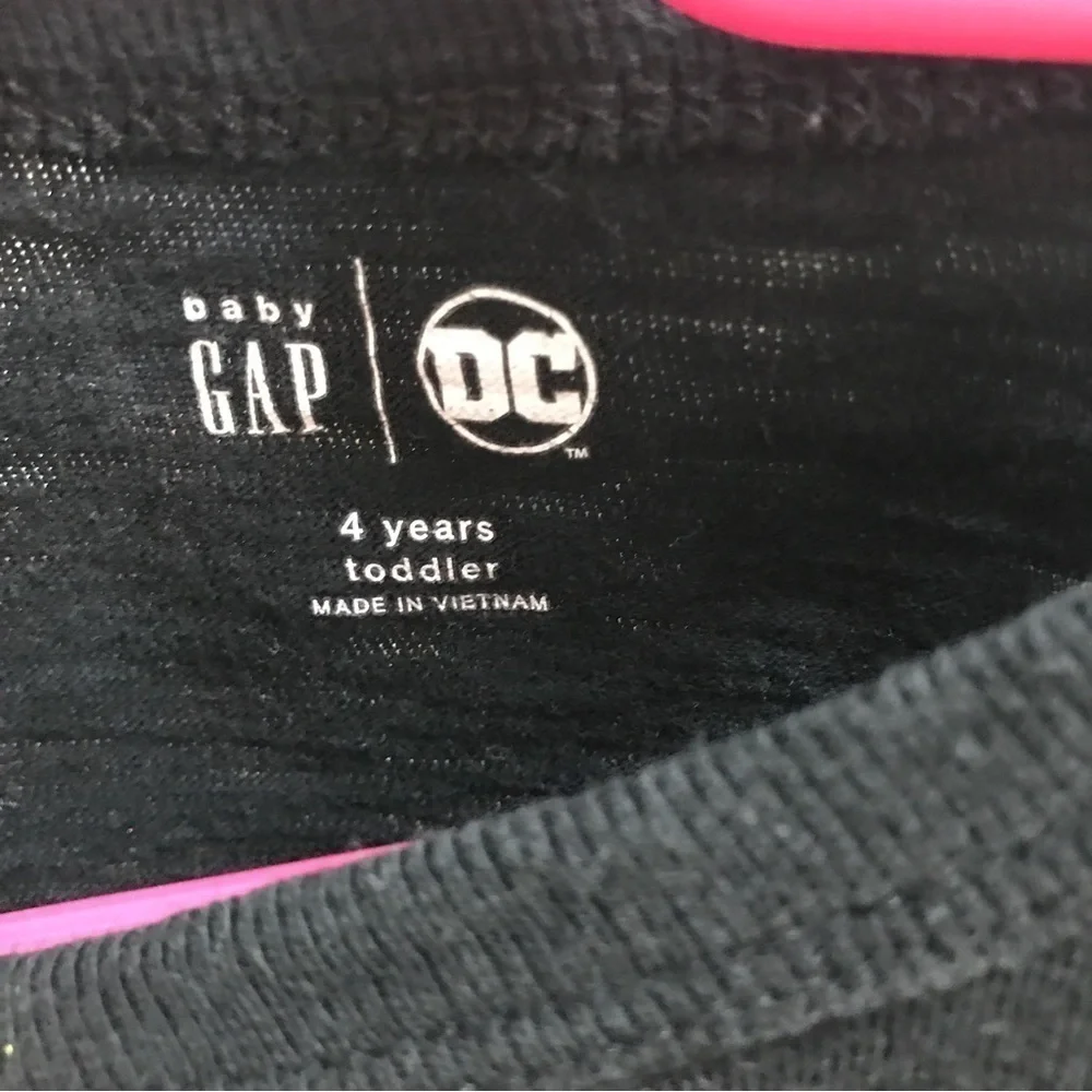 3/$15 gap x DC comics kids toddler Batman long sleeve shirt